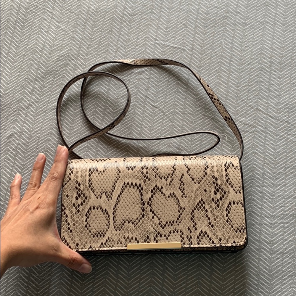 Snake shoulder bag